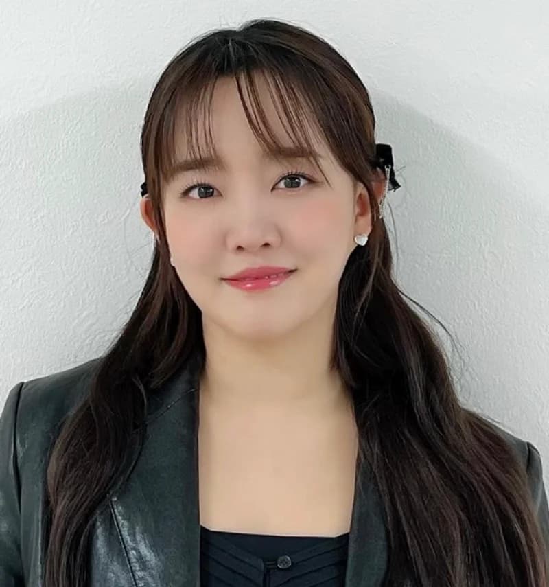 Image Source_Instagram | younha_holic