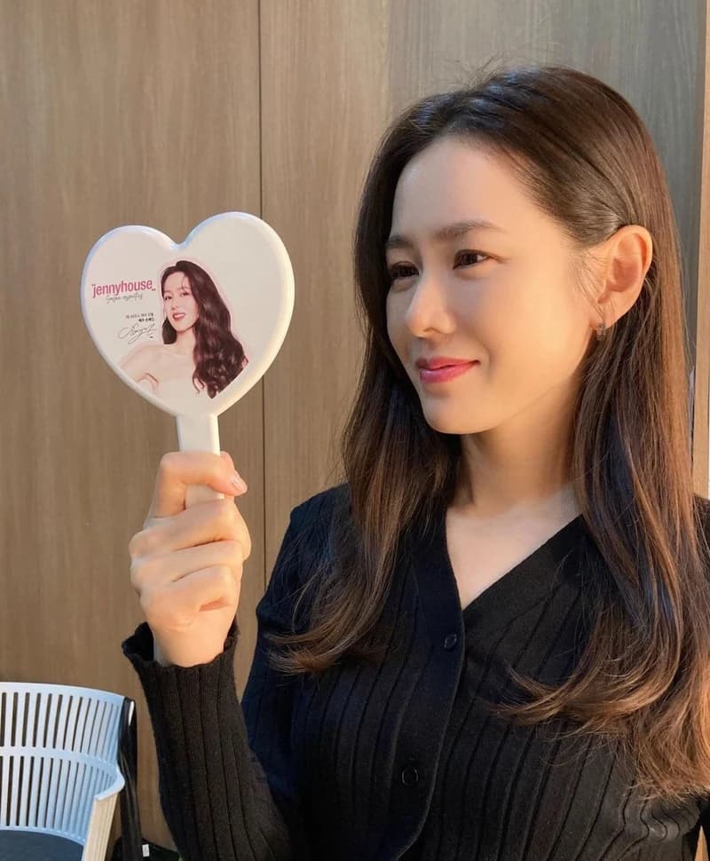 Image Source_Instagram |yejinhand