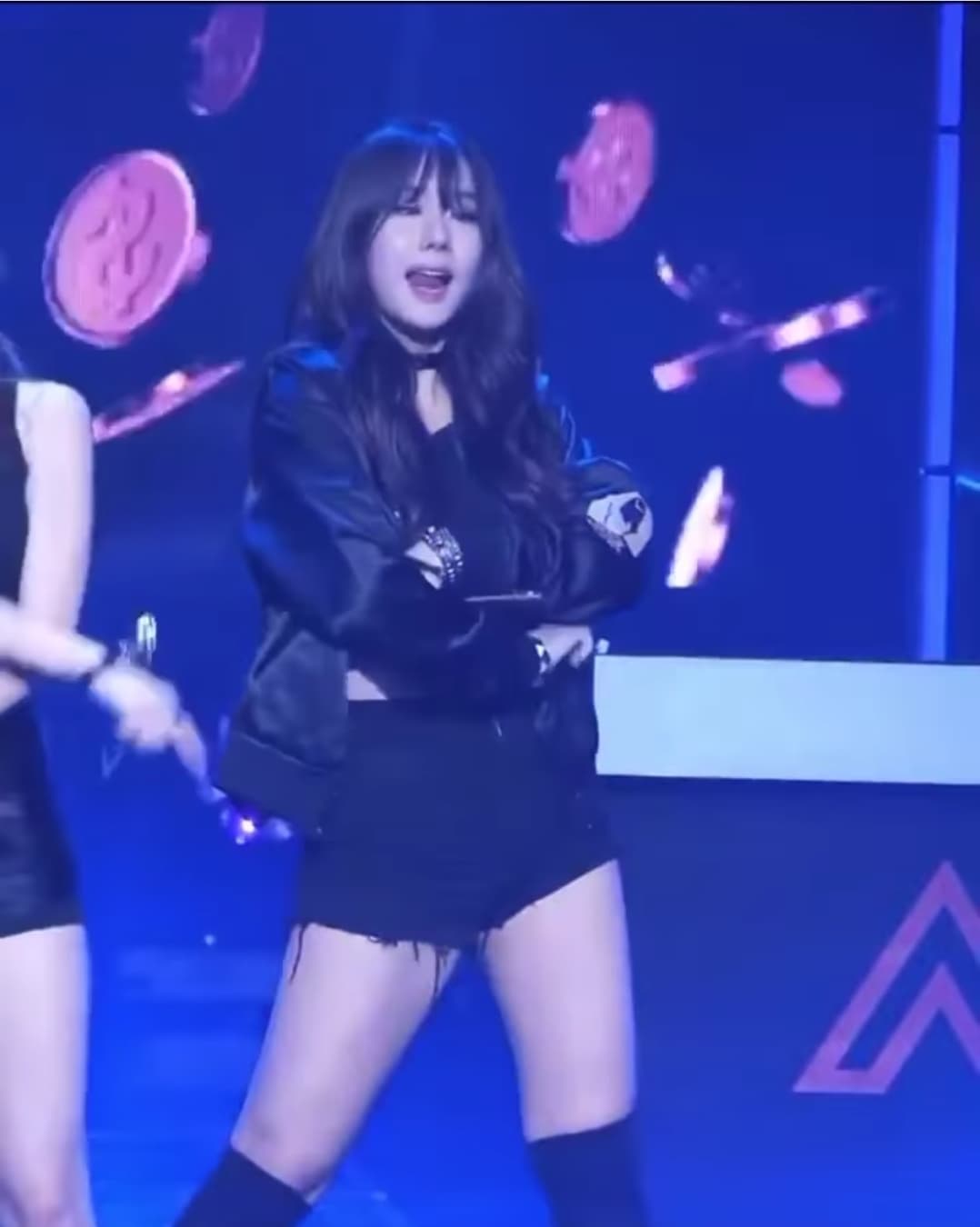 instagram | ji.aee