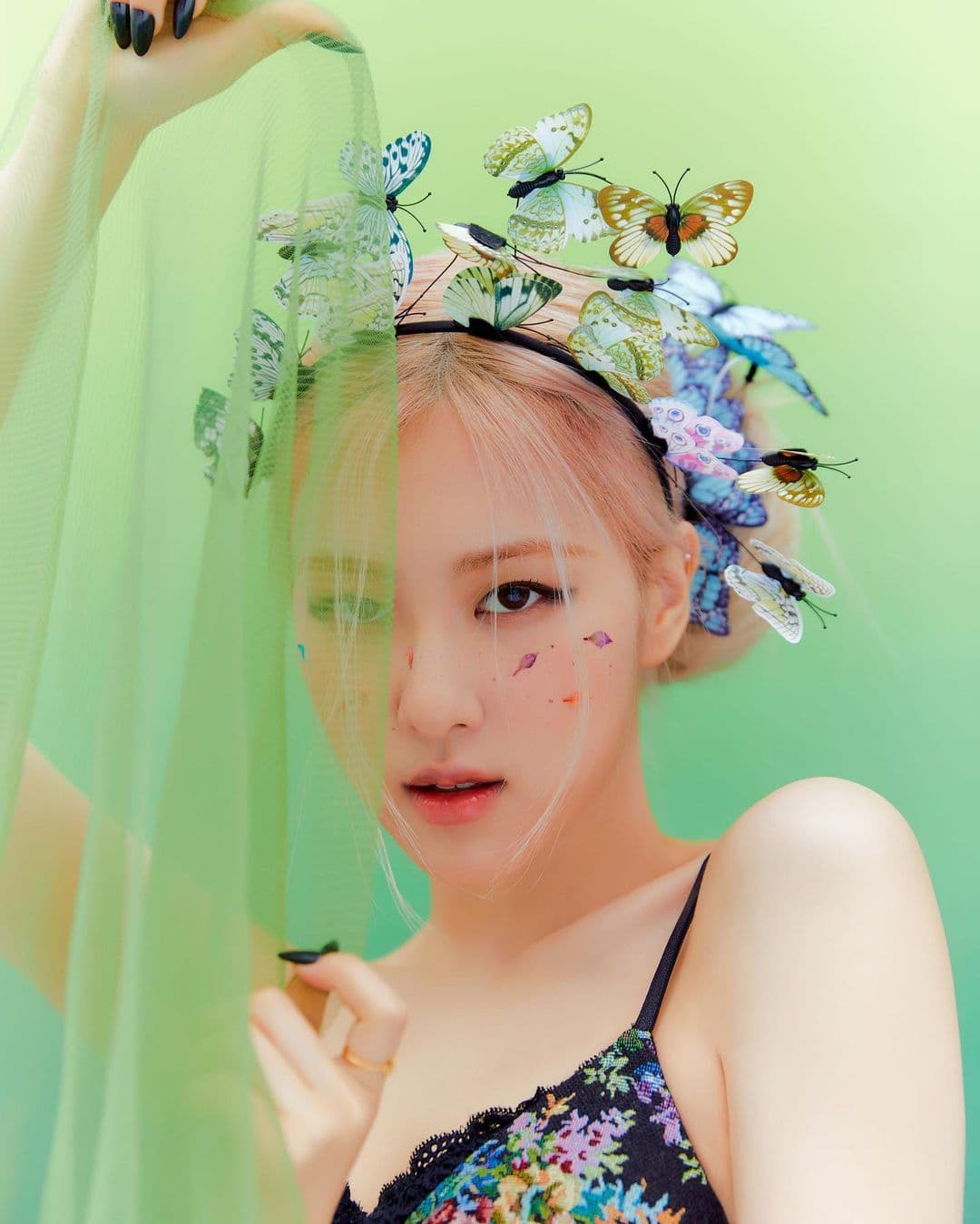 Image Source instagram | ROSES_ARE_ROSIE