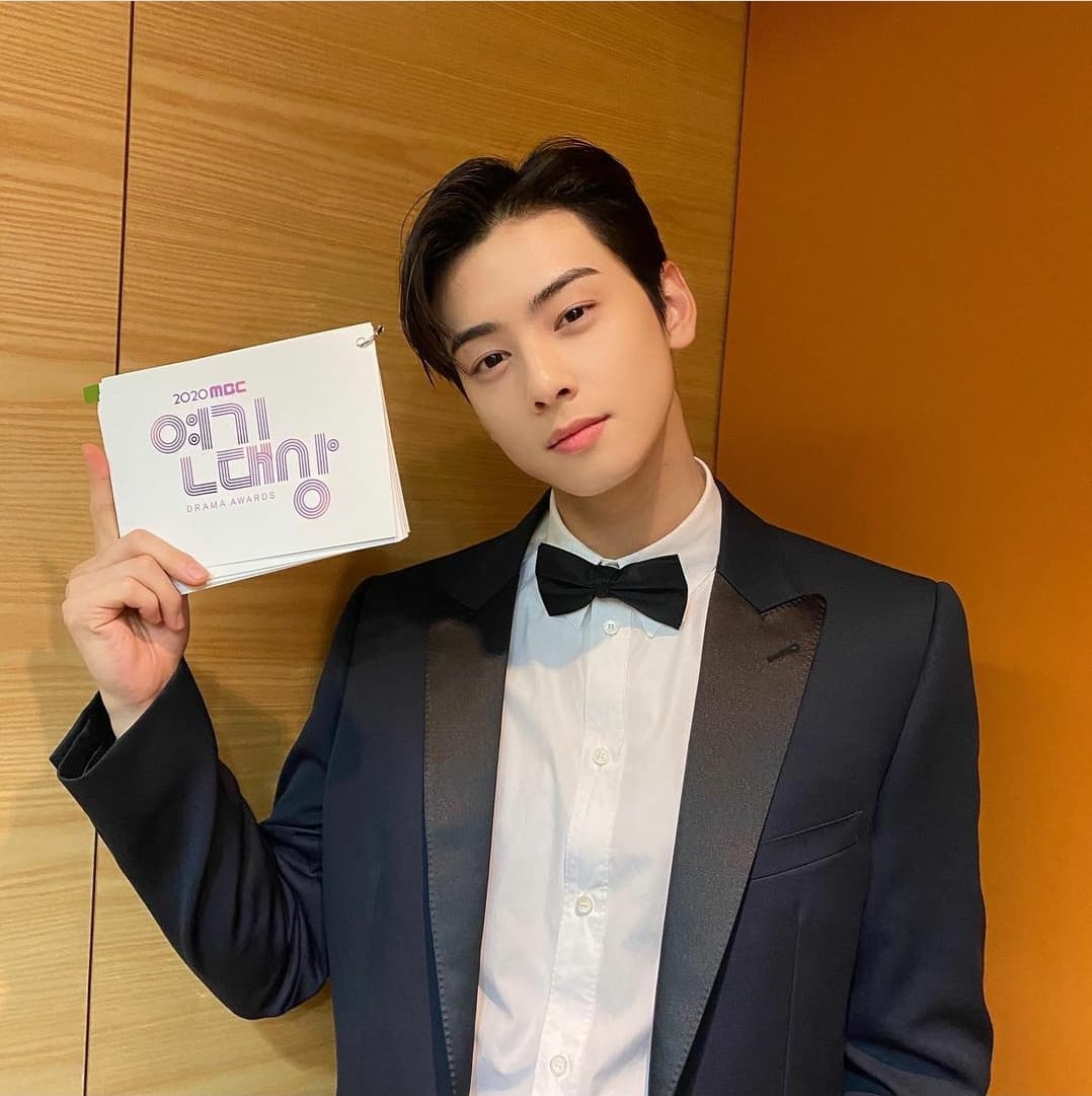 instagram | eunwo.o_c