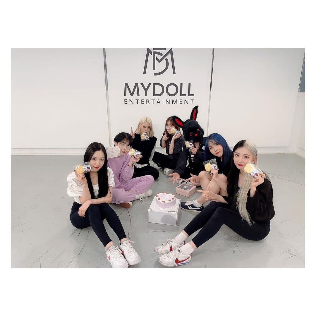 Image Source_Instagram | pinkfantasy_official
