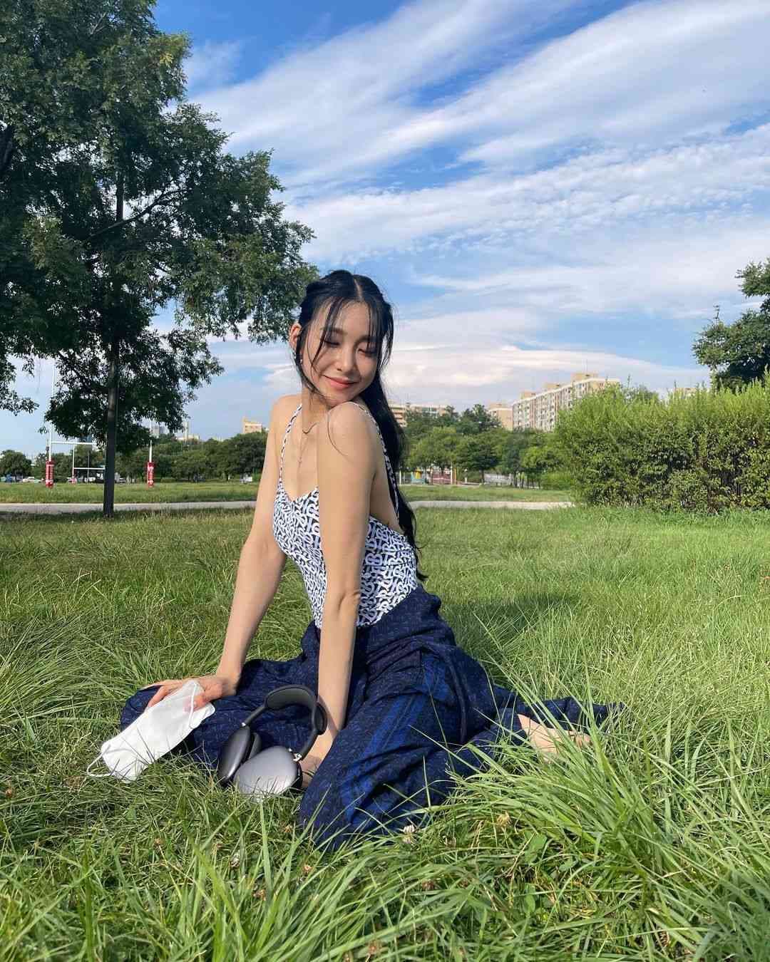 https://www.instagram.com/sooyoungchoi/