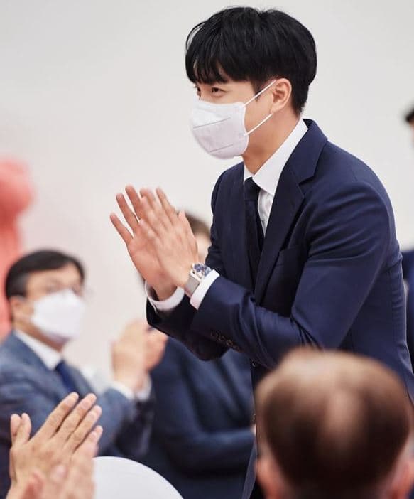 Image Source_Instagramㅣleeseunggi.official