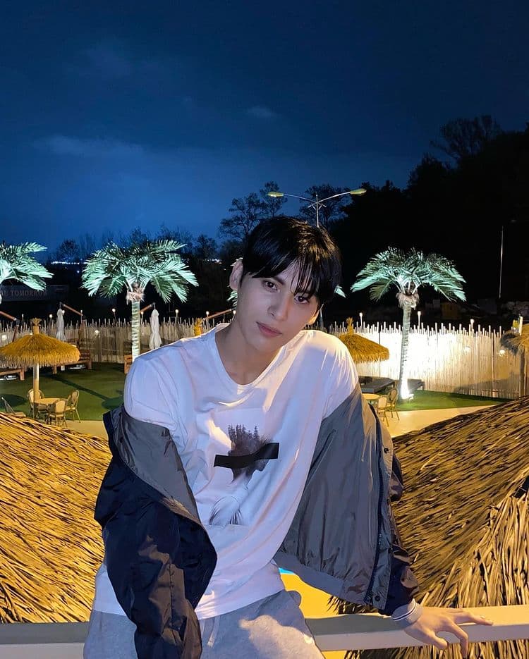 image source-instagram@taeyang_0228