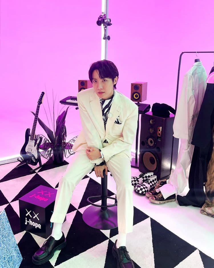 image source-instagram@uarmyhope