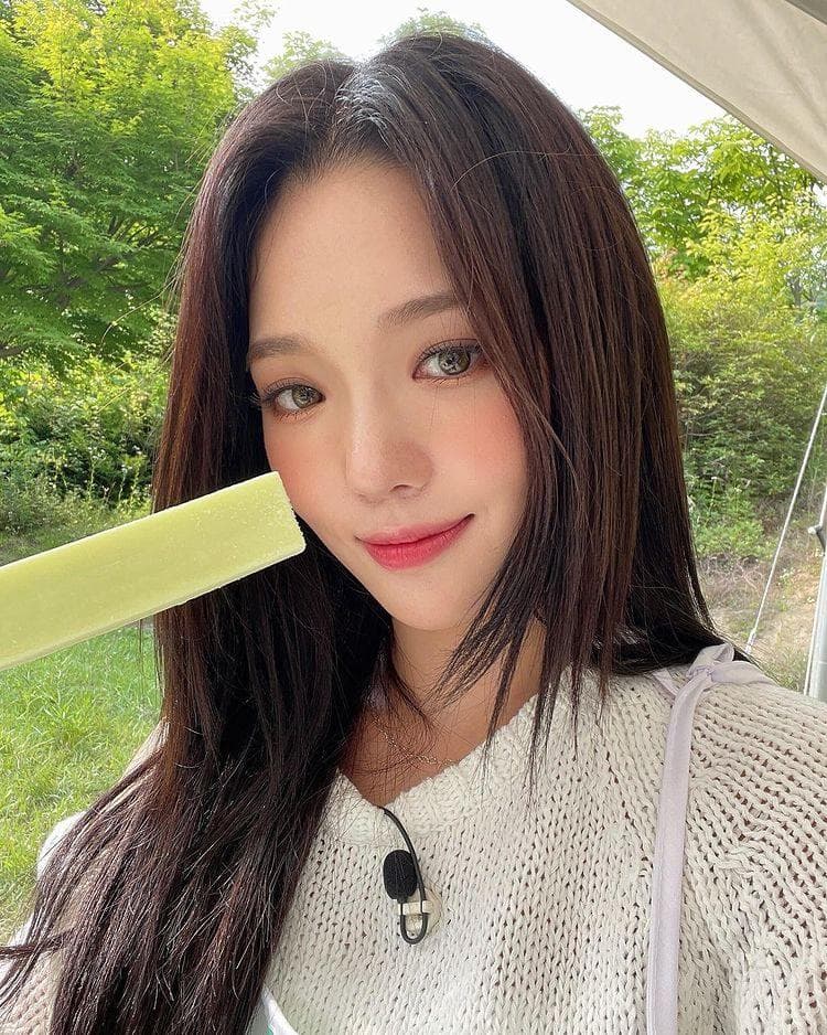 Image Source_Instagram | officialfromis_9