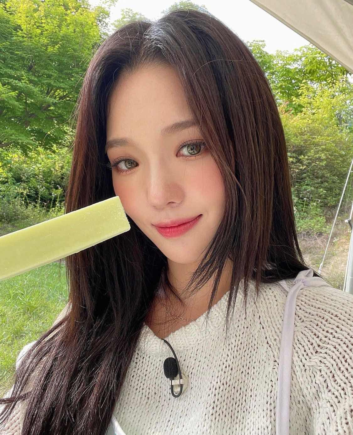 Image Source : Instagram | officialfromis_9