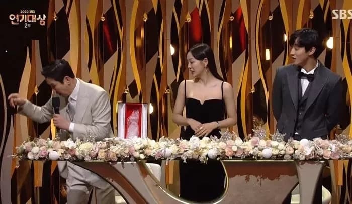 Image Source | SBS '2022 SBS 연기대상'