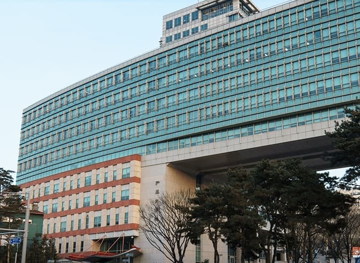 弘益大學 cr. 홍익대학교