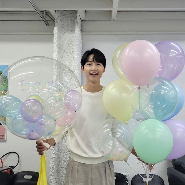 https://www.instagram.com/hi_songjoongki/