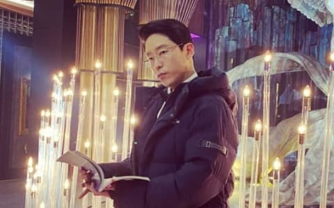 本名是白XX...?《上流戰爭2》男主朱丹泰也有雙重身份?秀蓮一句「Mr.白」露玄機!
