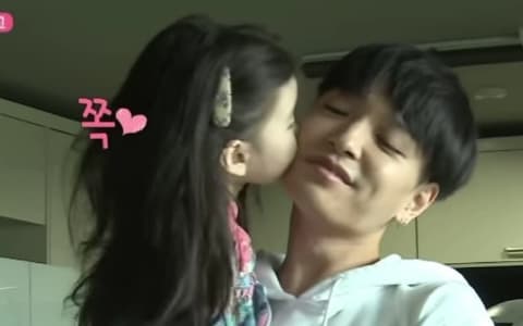 AOMG vs SM?Simon D侄女美貌驚人...被曝已接到模特提案邀請!