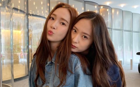 「鄭氏姐妹」回歸!Jessica& Krystal公開在美國的日常生活 鬼屋飆高音笑爆粉絲XDD