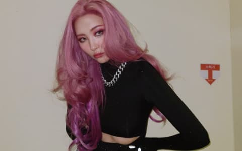 宣美遭韓網友死亡威脅、被罵瘋女人...經紀公司將提告嚴懲惡評者!