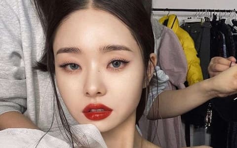 宋智雅Dior廣告中使用假貨!經紀公司再次出面回應:不是為了看起來像正品而買…