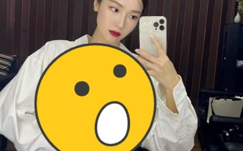 Jessica出演中國綜藝後風格變大膽?超短襯衫露出內衣引關注!