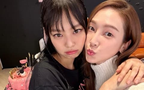 (前)少女時代Jessica&BLACKPINK Jennie令人意外的交情!網:「兩人關係這麼好嗎?」