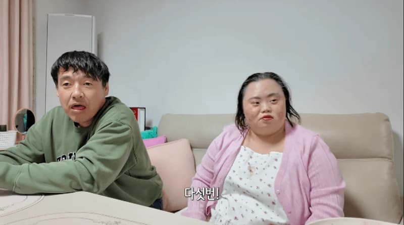 圖片來源:YouTube | _caricatureartisteunhye7869