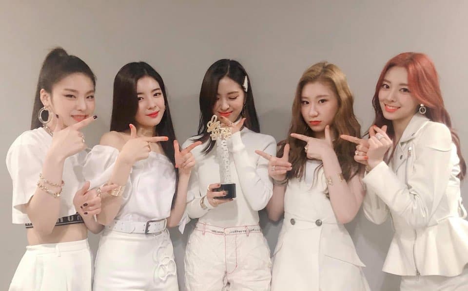facebook| OfficialItzy