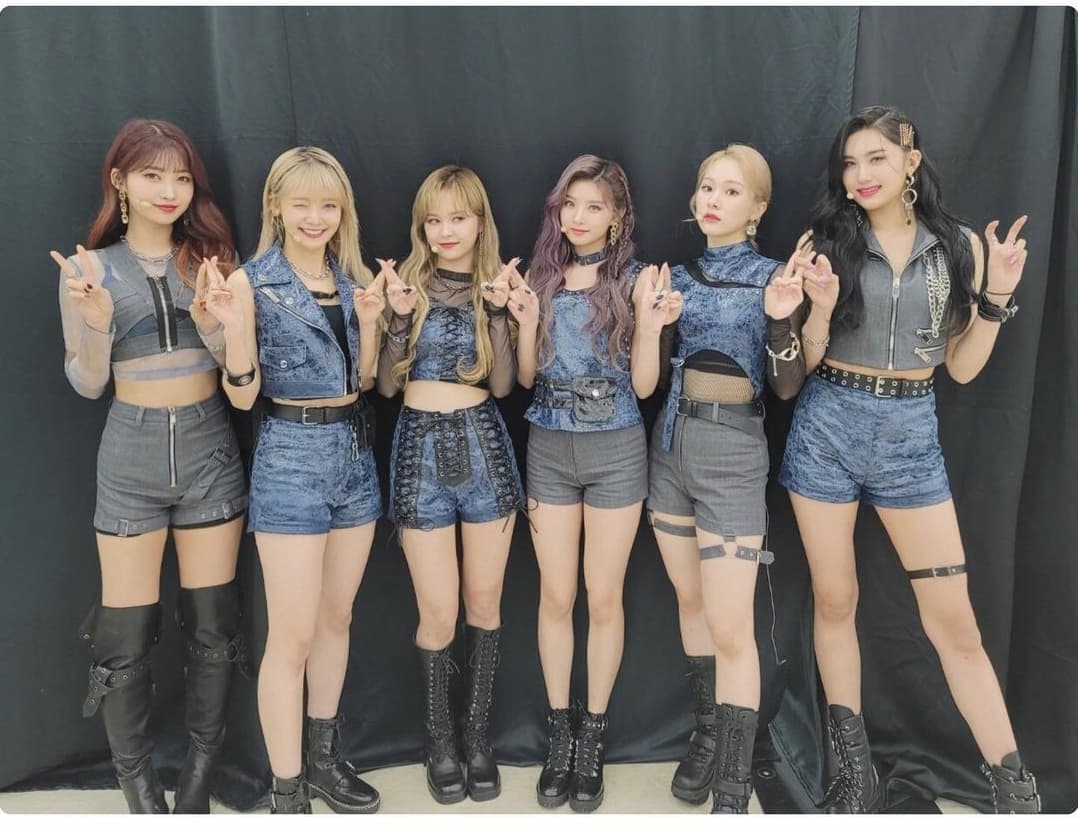 instagram | official_everglow