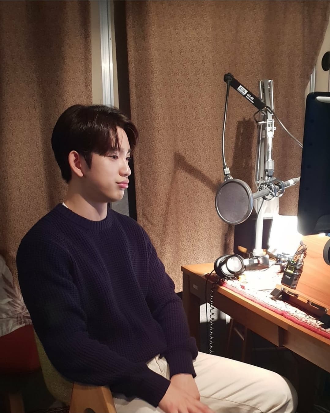 instagram | jinyoung_0922jy