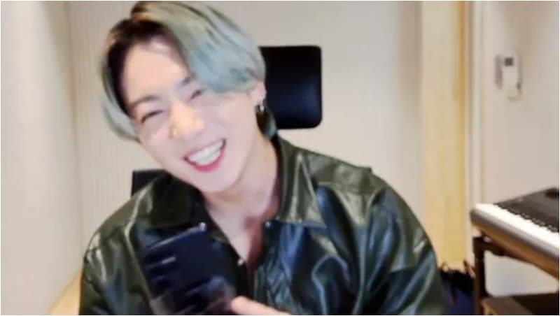 Image Source | V live