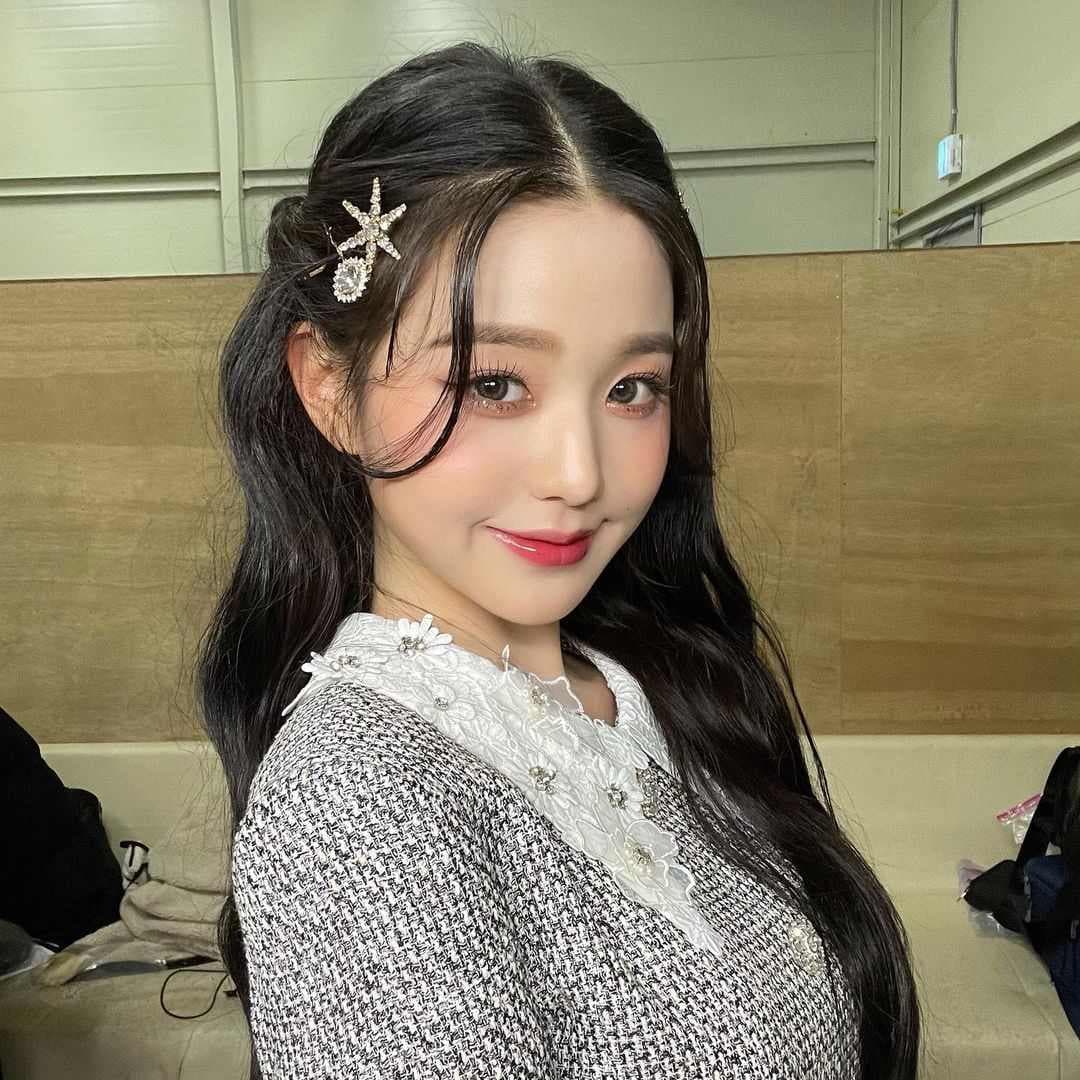 Image Source instagram | IZ*ONE