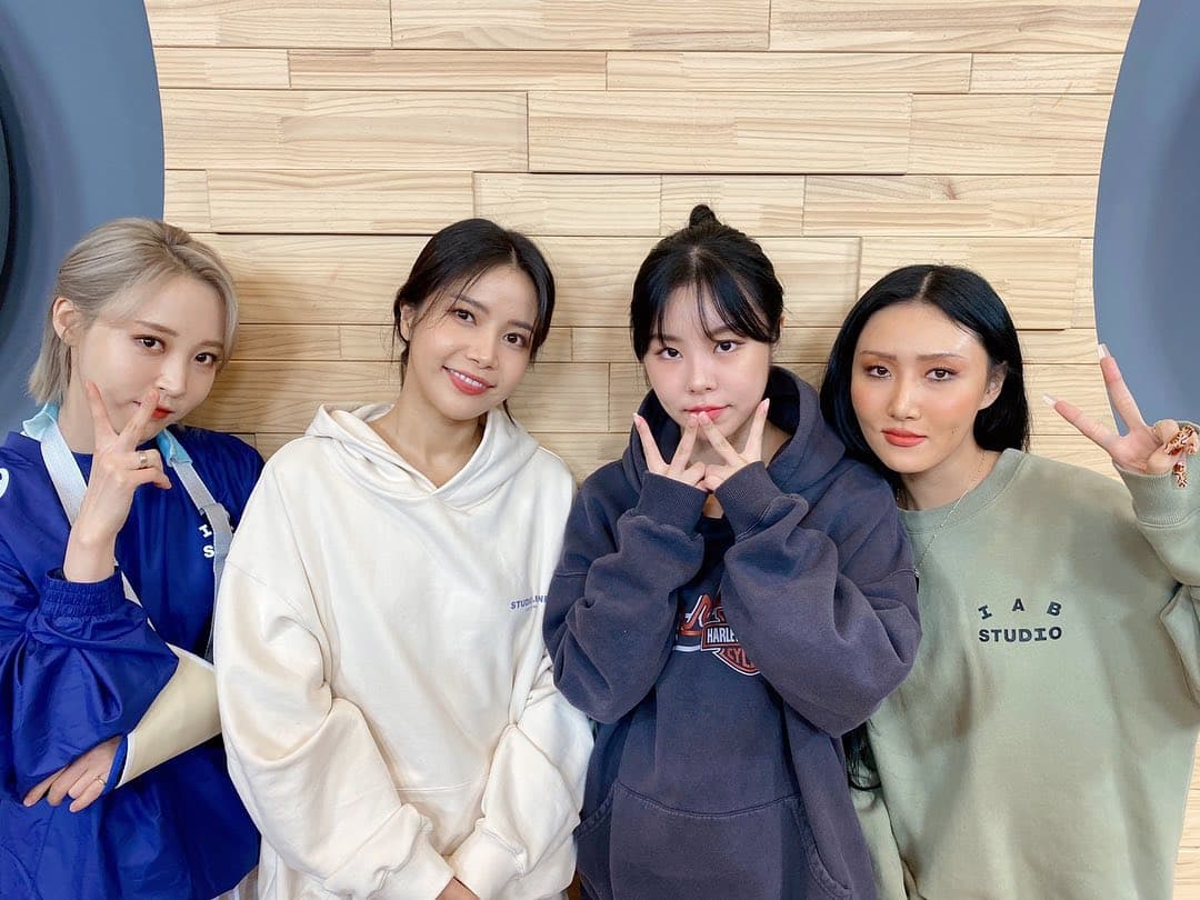 Image Source instagram | momoland_official