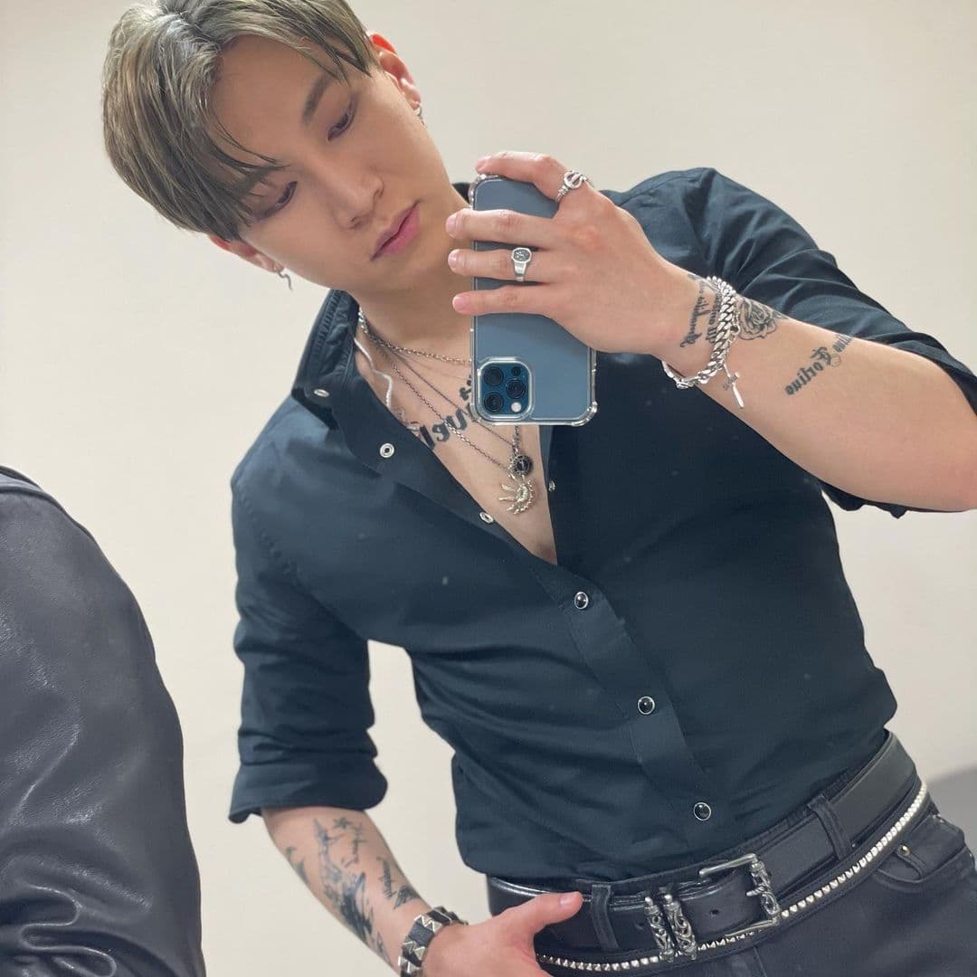 Image Source_Instagram | btob_silver_light