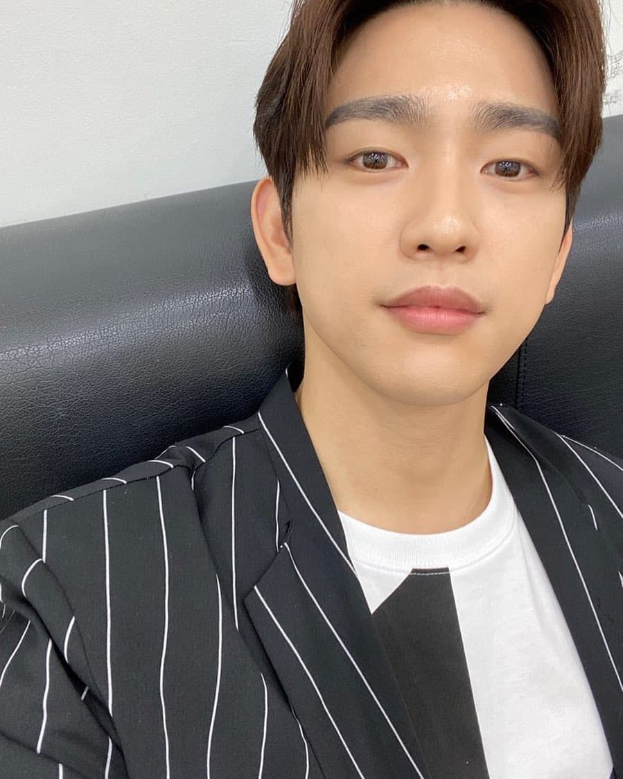 image source_instagram| jinyoung_0922jy