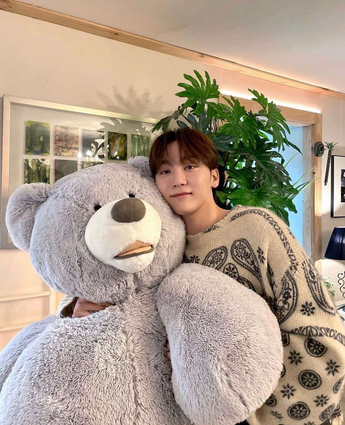 Image Source :Instagram | pledis_boos