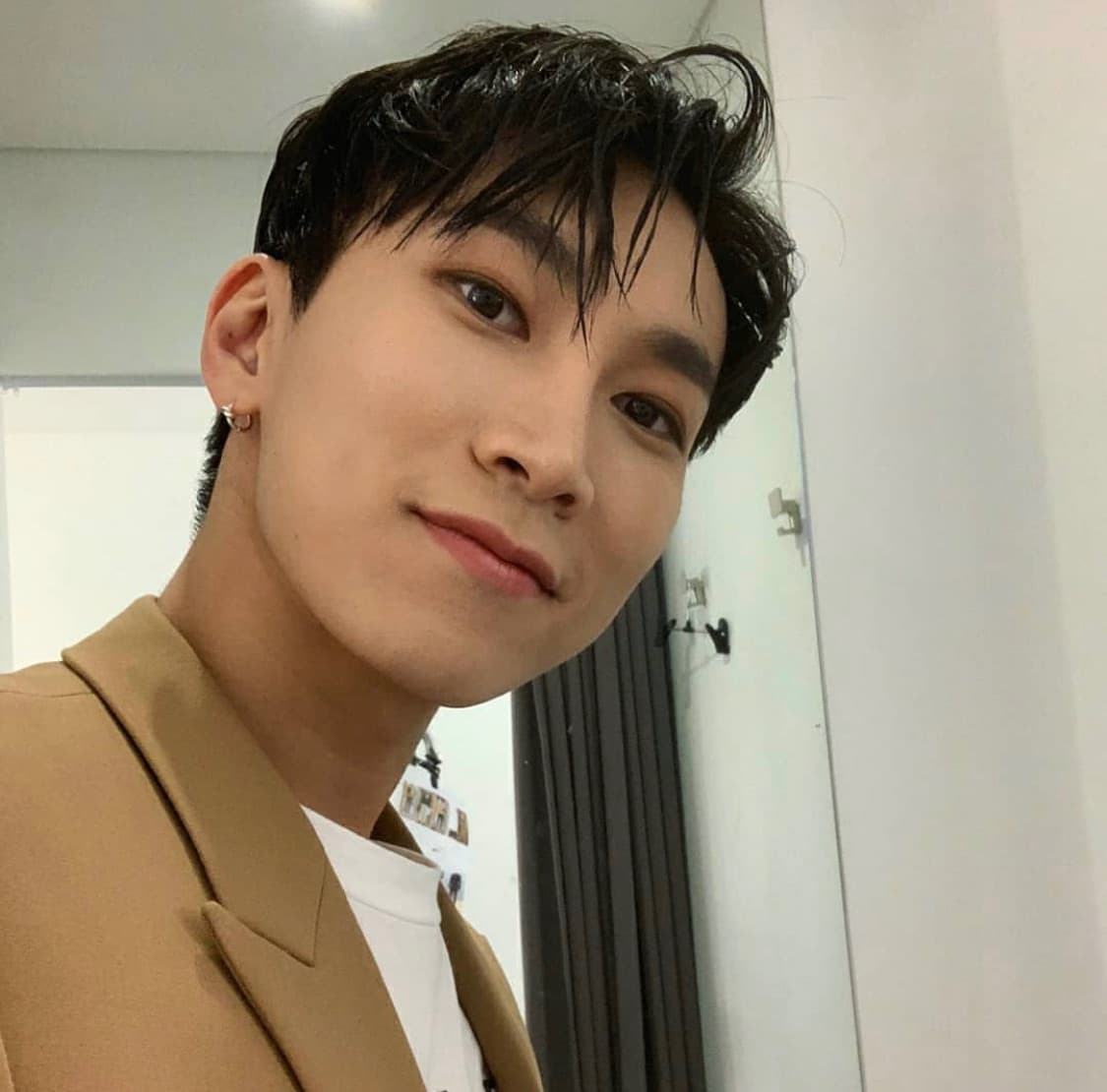 Image Source :Instagram | btob_silver_light
