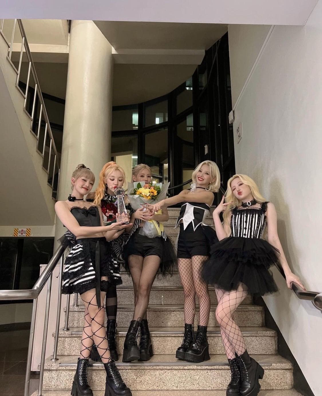 image source_instagram|official_g_i_dle