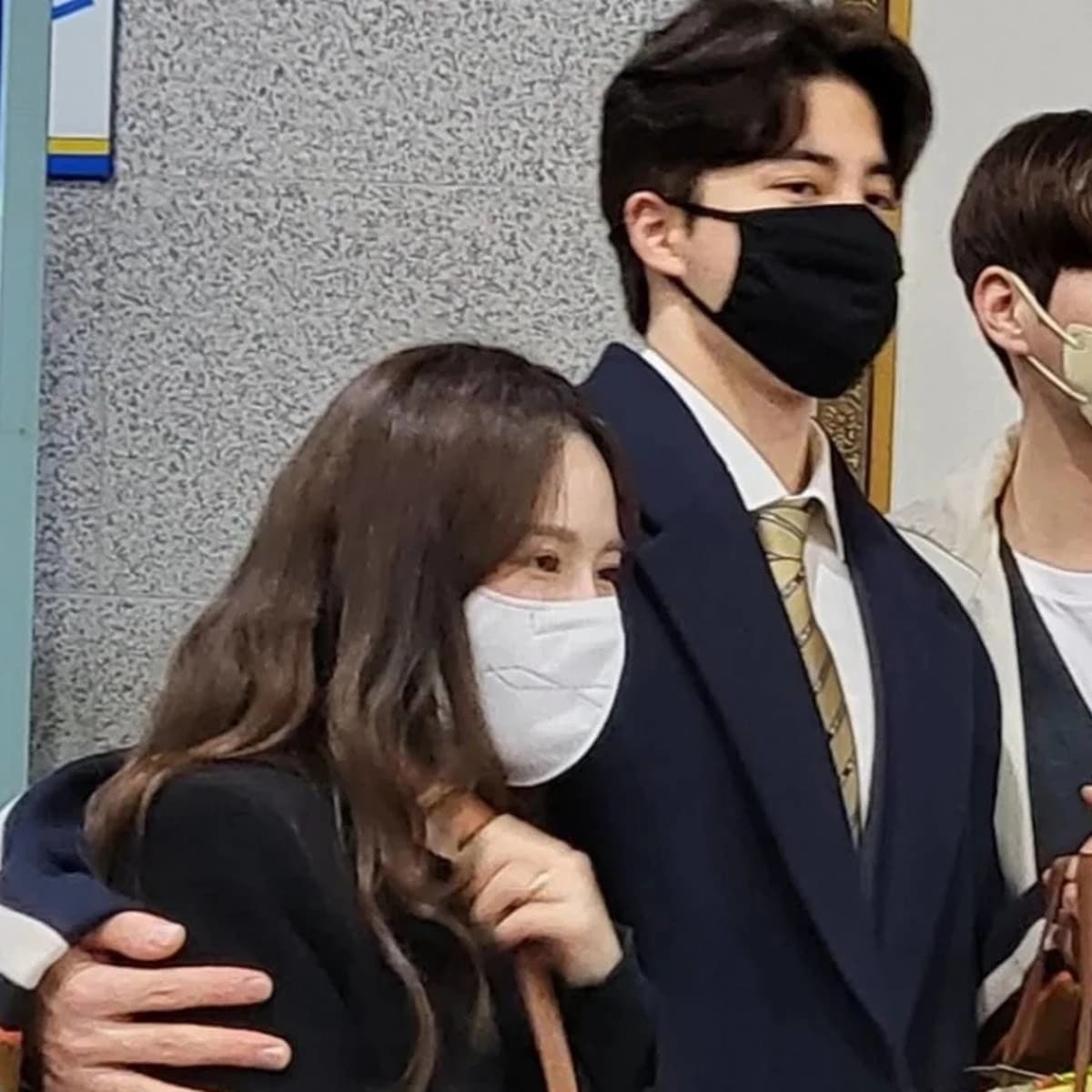 Image source_온라인 커뮤니티 더쿠